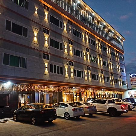 Emmaus Condotel Angeles Exteriér fotografie