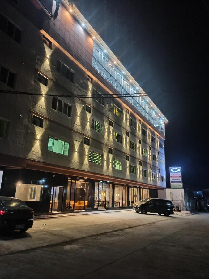 Emmaus Condotel Angeles Exteriér fotografie