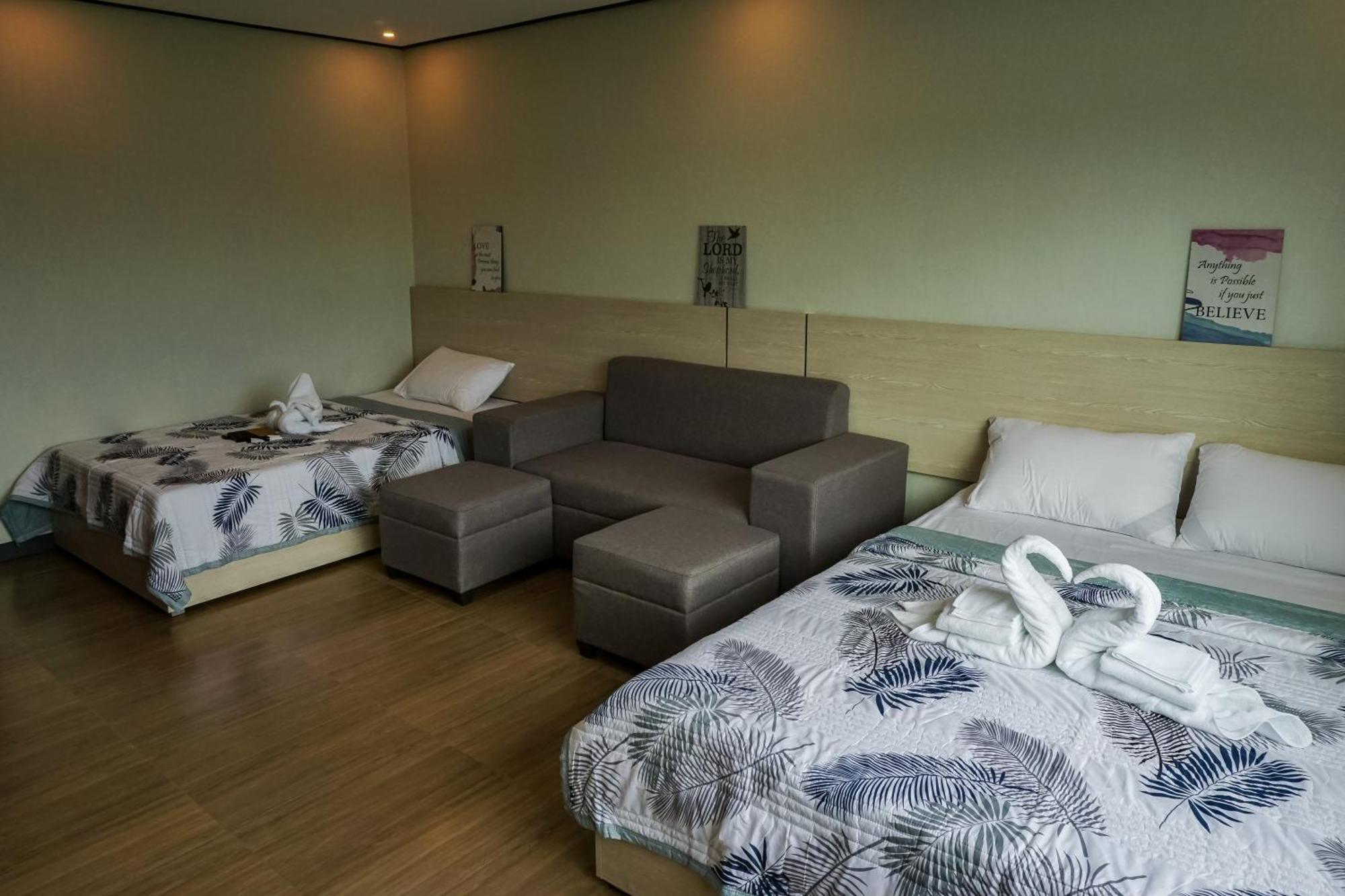 Emmaus Condotel Angeles Exteriér fotografie